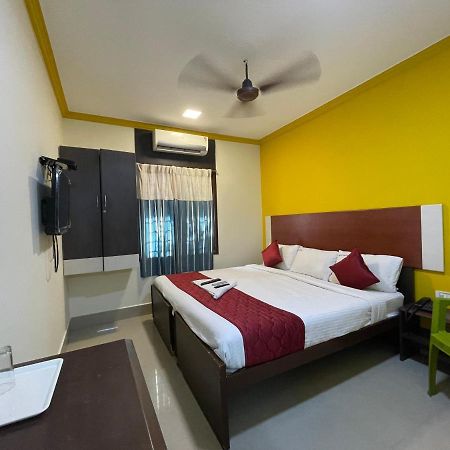 Skyry Hotels Adyar 첸나이 외부 사진