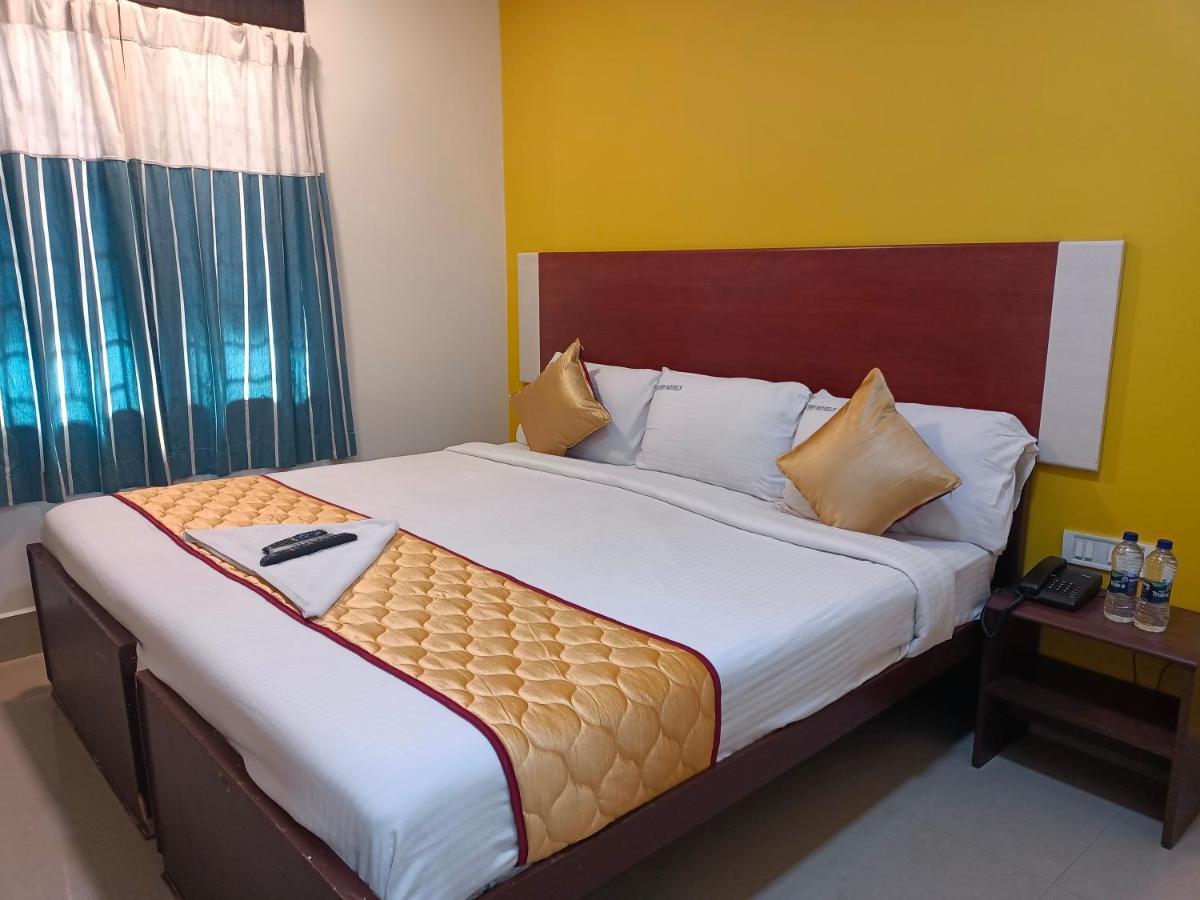 Skyry Hotels Adyar 첸나이 외부 사진