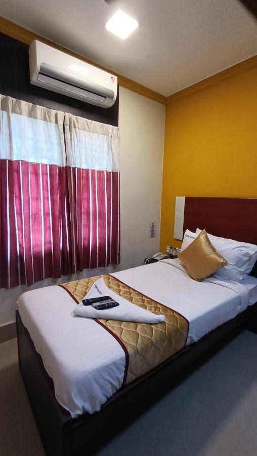 Skyry Hotels Adyar 첸나이 외부 사진