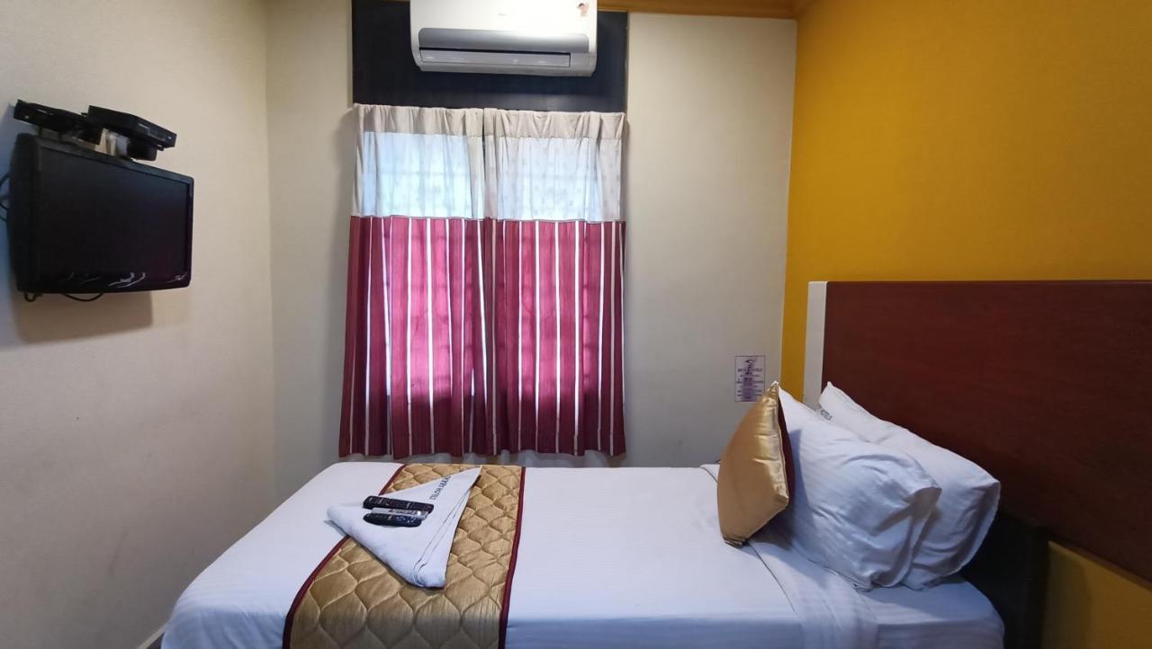 Skyry Hotels Adyar 첸나이 외부 사진