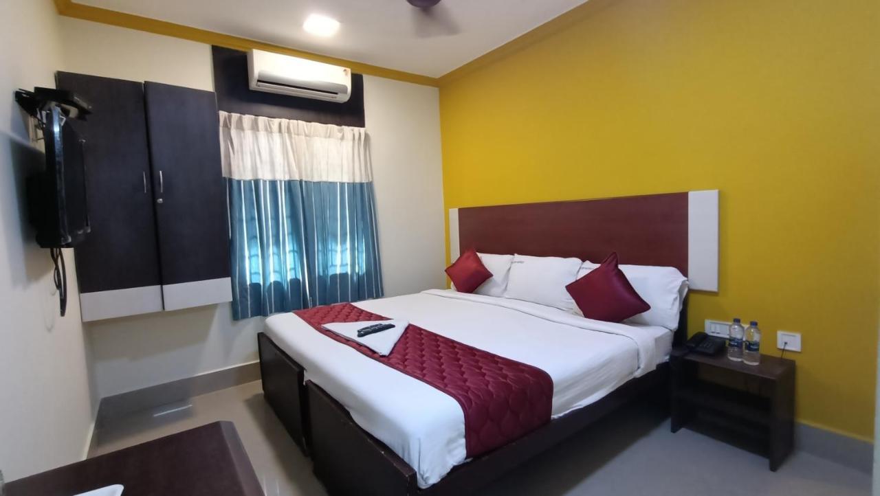 Skyry Hotels Adyar 첸나이 외부 사진